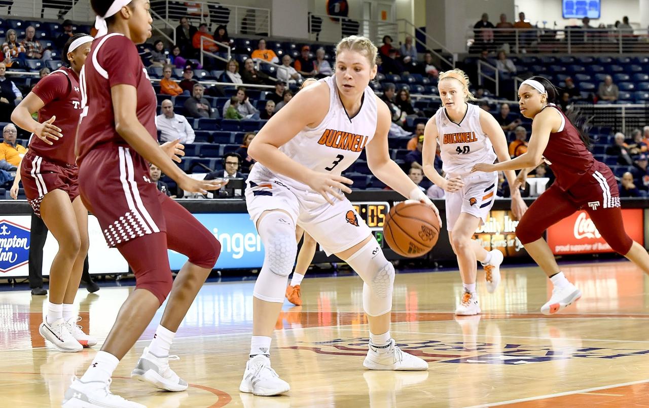 No. 7 USC Women's Basketball Digs Deep For 72-70 Win At No. 14